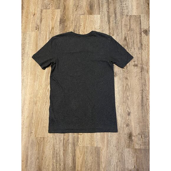 Nike Men’s Gray Athletic Cut T-Shirt Size Small - Picture 2 of 11